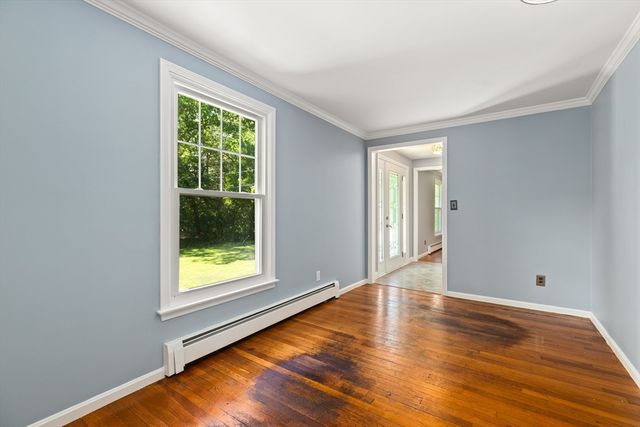 30 Pompositticutt St, Stow, MA 01775