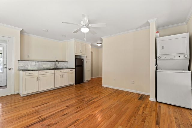 30 Pompositticutt St, Stow, MA 01775