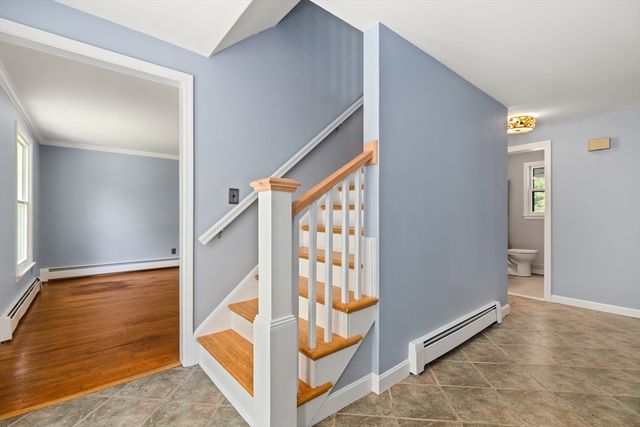 30 Pompositticutt St, Stow, MA 01775