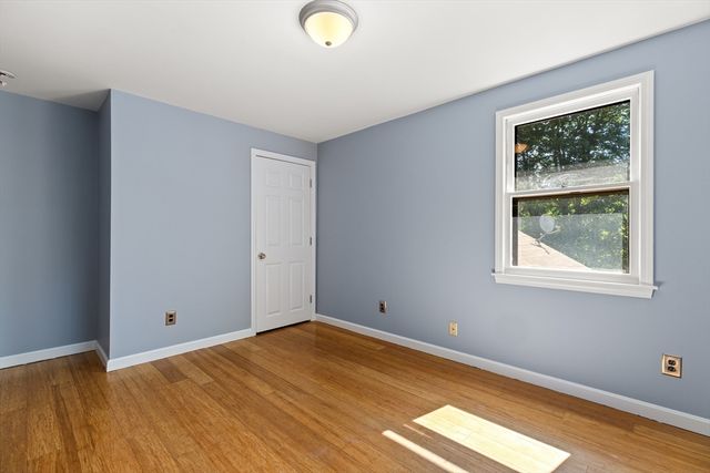 30 Pompositticutt St, Stow, MA 01775