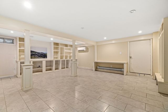 30 Pompositticutt St, Stow, MA 01775