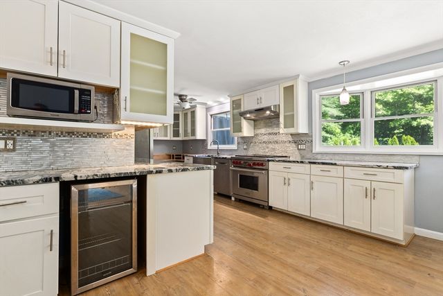 30 Pompositticutt St, Stow, MA 01775
