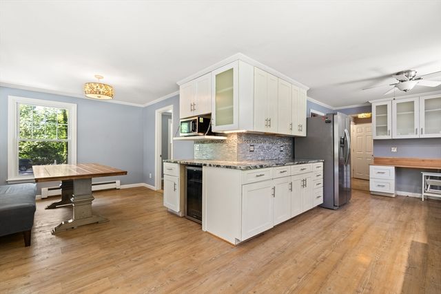 30 Pompositticutt St, Stow, MA 01775