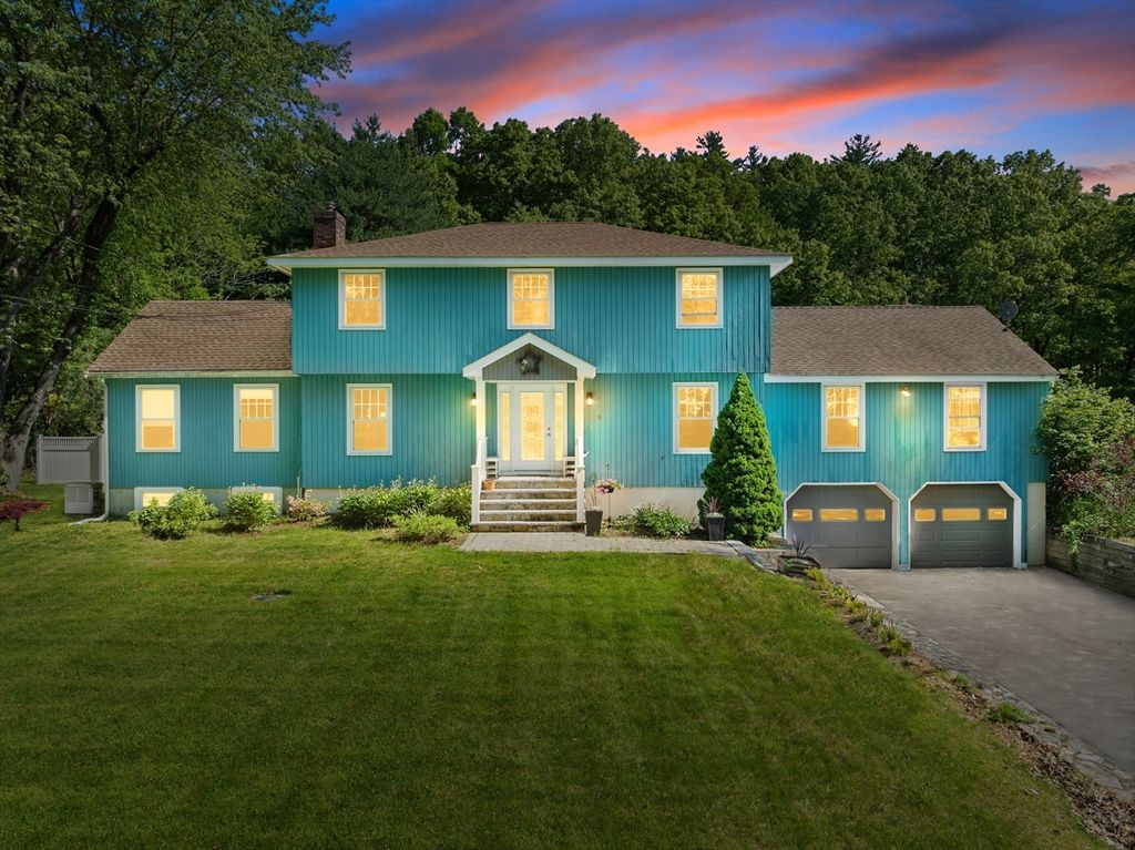 30 Pompositticutt St, Stow, MA 01775