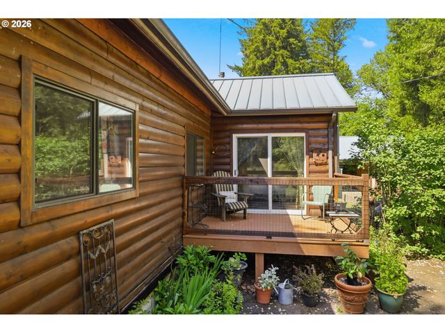 41895 HOLDEN CREEK Ln, Springfield, OR 97478