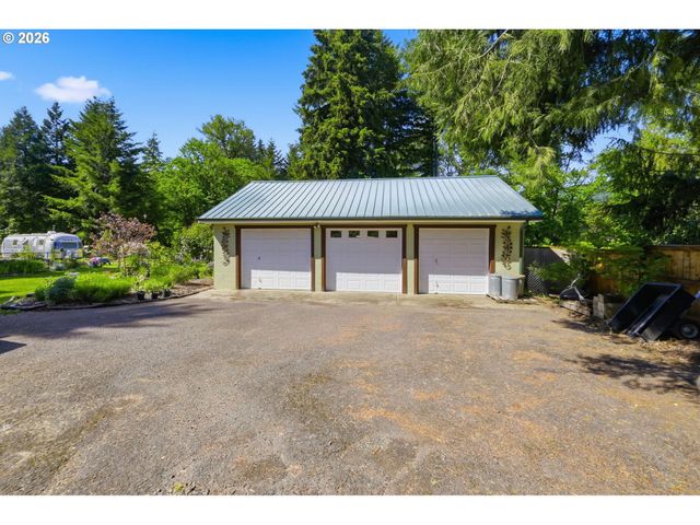 41895 HOLDEN CREEK Ln, Springfield, OR 97478
