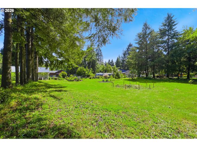 41895 HOLDEN CREEK Ln, Springfield, OR 97478