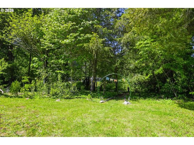 41895 HOLDEN CREEK Ln, Springfield, OR 97478