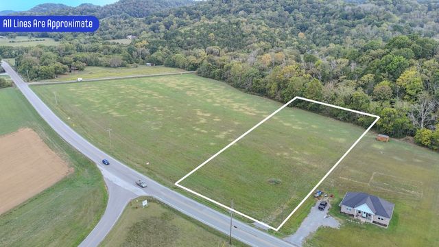 8 Hartsville Road, Lafayette, TN 37083