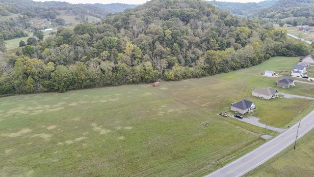 8 Hartsville Road, Lafayette, TN 37083