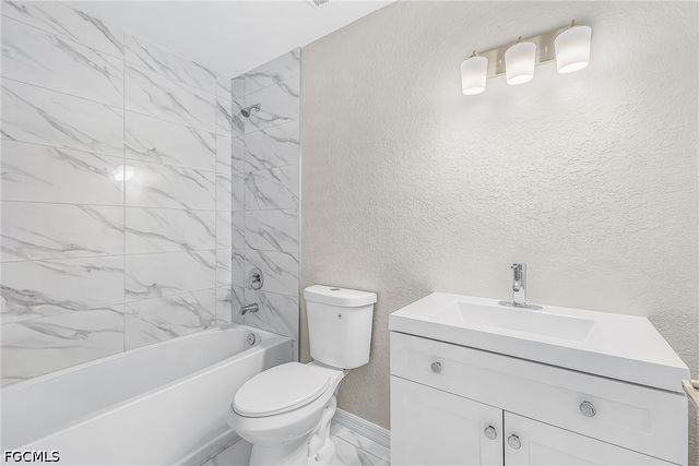 126 NE 9th ST, Cape Coral, FL 33909