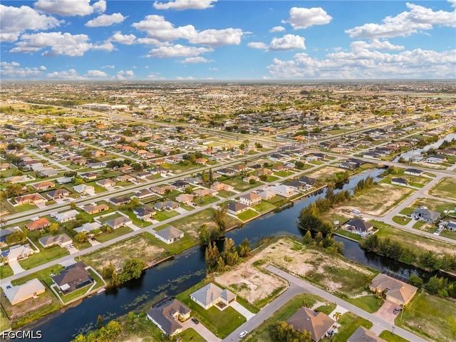 126 NE 9th ST, Cape Coral, FL 33909