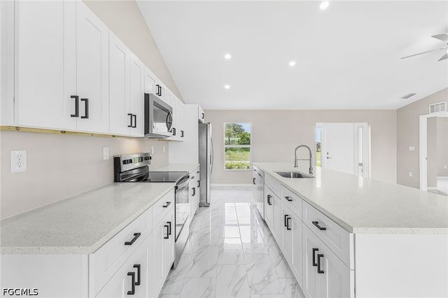 126 NE 9th ST, Cape Coral, FL 33909