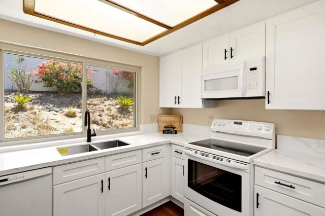 711 De Luz Road, Fallbrook, CA 92028