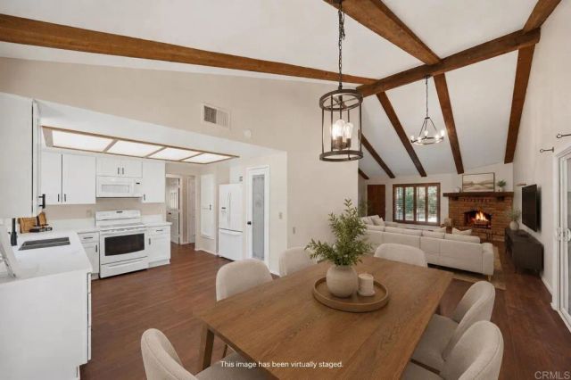 711 De Luz Road, Fallbrook, CA 92028