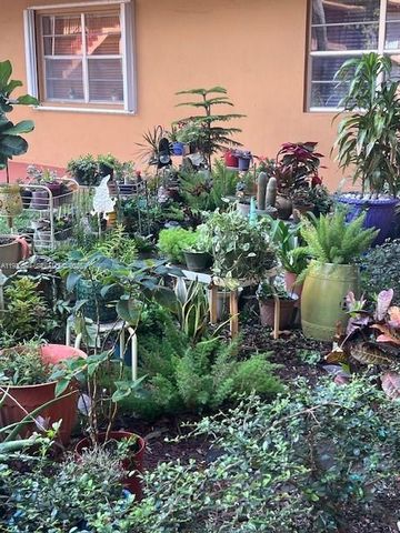 1280 W 54th St 122B, Hialeah, FL 33012