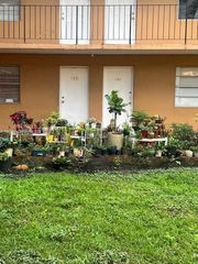 1280 W 54th St 122B, Hialeah, FL 33012