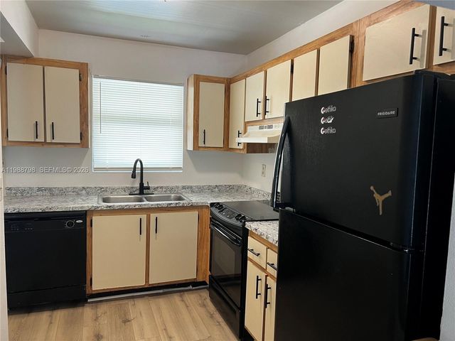 6001 Shakerwood Cir 204, Tamarac, FL 33319