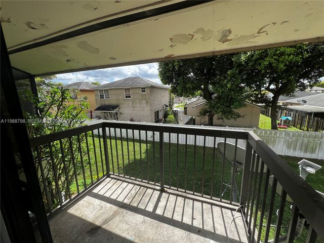 6001 Shakerwood Cir 204, Tamarac, FL 33319