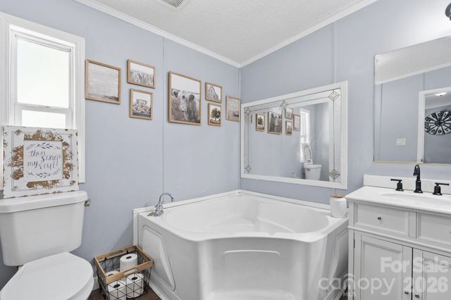 122 Fallswood Court, Hendersonville, NC 28739