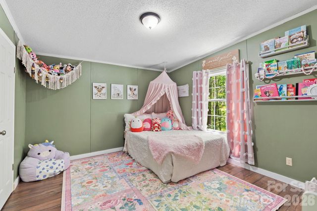 122 Fallswood Court, Hendersonville, NC 28739