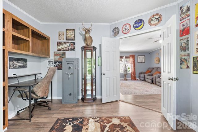 122 Fallswood Court, Hendersonville, NC 28739