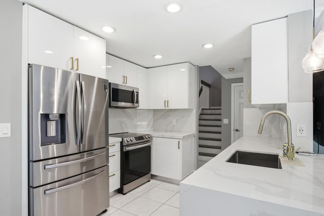 18241 NW 8th Street, Pembroke Pines, FL 33029