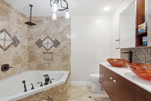 18241 NW 8th Street, Pembroke Pines, FL 33029