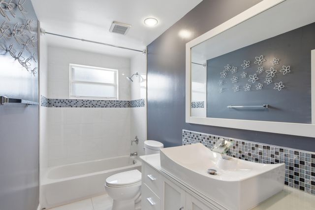18241 NW 8th Street, Pembroke Pines, FL 33029