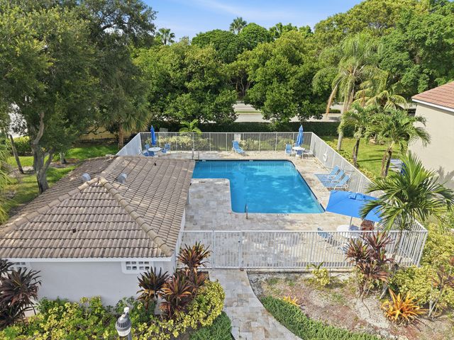 18241 NW 8th Street, Pembroke Pines, FL 33029