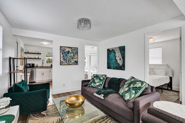 311 SE 3rd Avenue Upstairs, Delray Beach, FL 33483