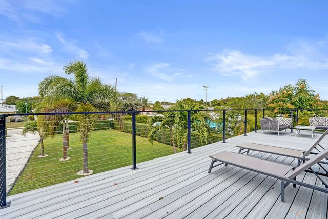 311 SE 3rd Avenue Upstairs, Delray Beach, FL 33483