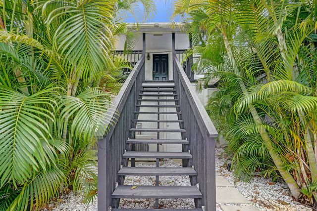 311 SE 3rd Avenue Upstairs, Delray Beach, FL 33483
