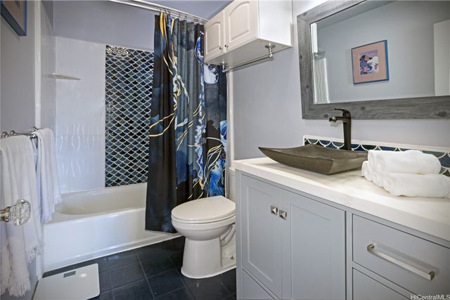 206 Koko Isle Circle 171703, Honolulu, HI 96825