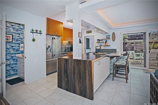 206 Koko Isle Circle 171703, Honolulu, HI 96825
