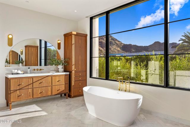 6208 E MAVERICK Road, Paradise Valley, AZ 85253