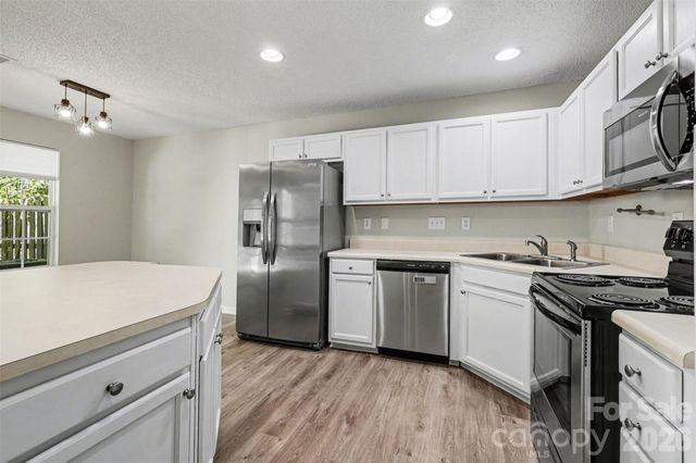 10141 University Park Lane, Charlotte, NC 28213