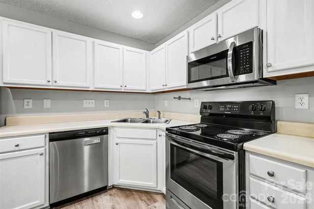 10141 University Park Lane, Charlotte, NC 28213