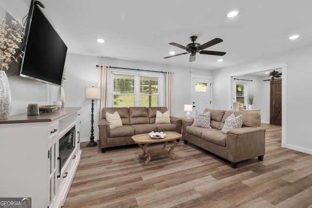 3404 Springdale Forrest Avenue, Gainesville, GA 30506