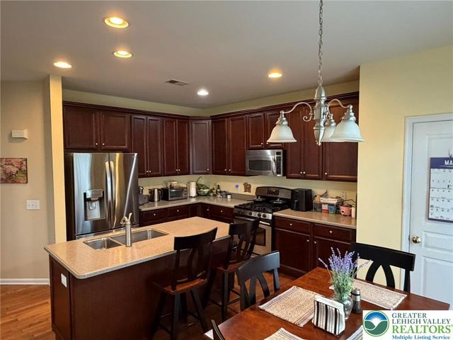 5223 Blue Sky Drive, South Whitehall Twp, PA 18069
