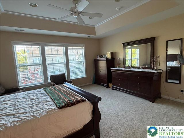 5223 Blue Sky Drive, South Whitehall Twp, PA 18069