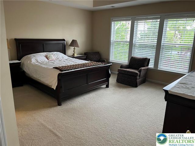 5223 Blue Sky Drive, South Whitehall Twp, PA 18069