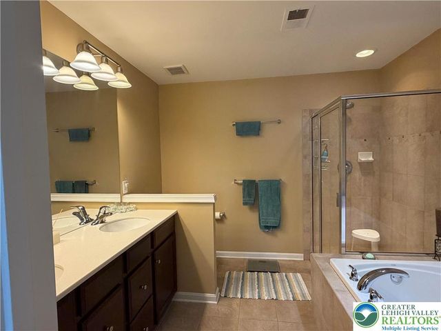 5223 Blue Sky Drive, South Whitehall Twp, PA 18069