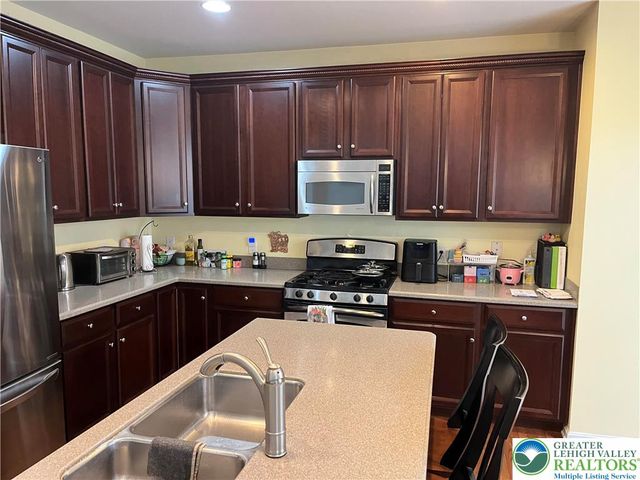 5223 Blue Sky Drive, South Whitehall Twp, PA 18069