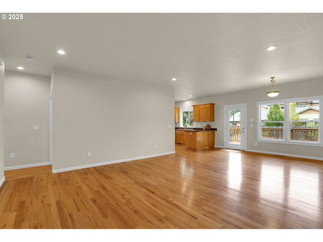 1641 CHASA St, Eugene, OR 97401