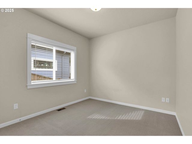 1641 CHASA St, Eugene, OR 97401