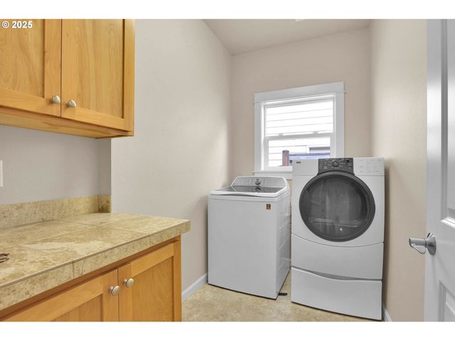 1641 CHASA St, Eugene, OR 97401