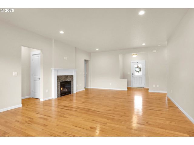 1641 CHASA St, Eugene, OR 97401