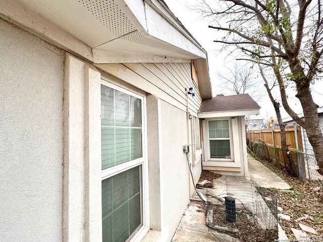 1871 Kendalia Ave, San Antonio, TX 78224