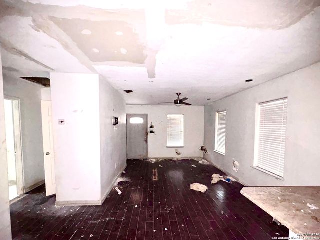 1871 Kendalia Ave, San Antonio, TX 78224